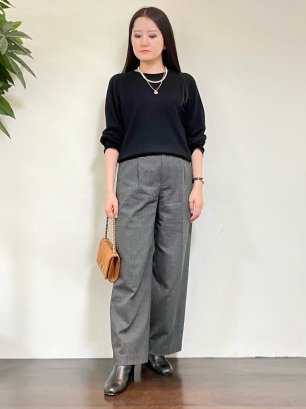 カレンさんの「UNTITLED｜【8色展開／コンパクト丈】レーヨン混 コクーンニット」を使ったコーディネート