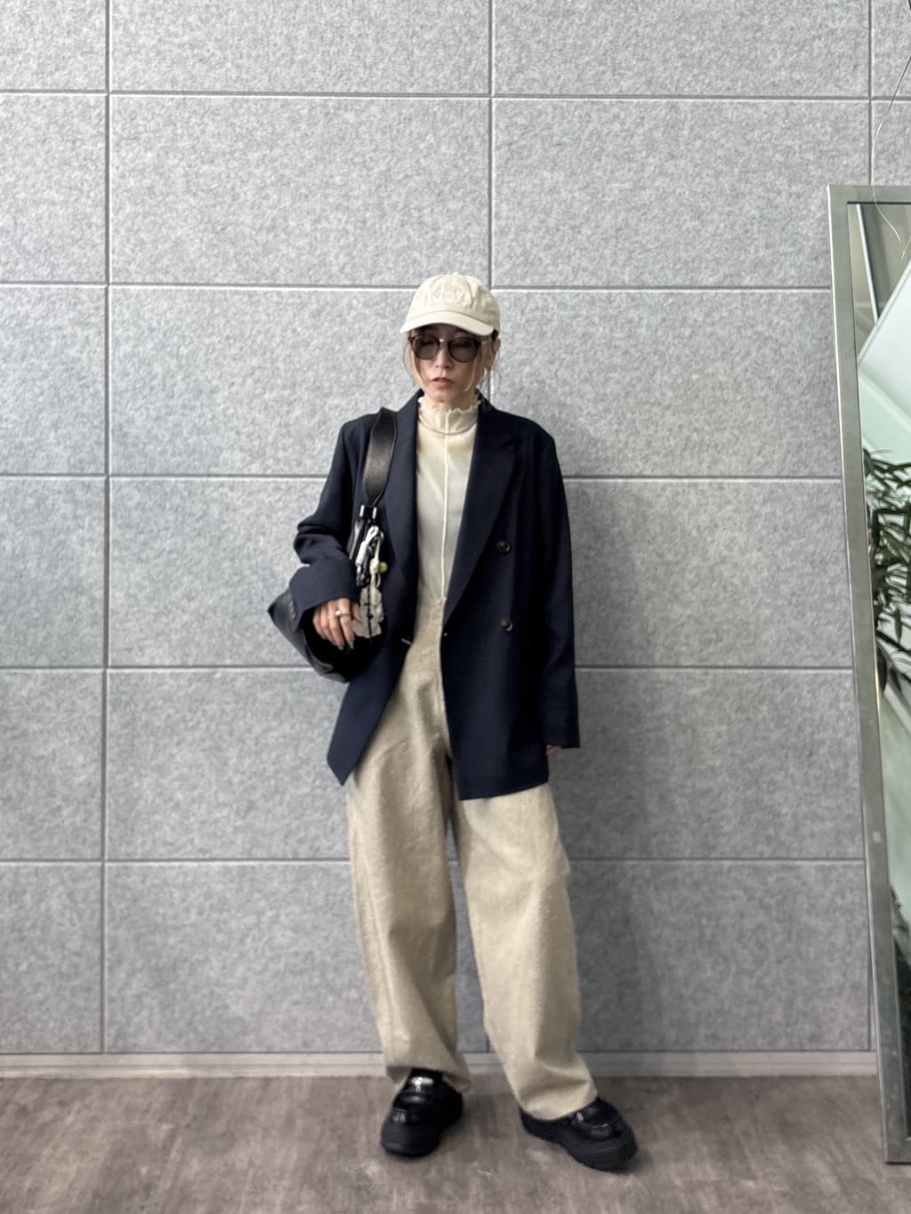 kotakiさんの「INDIVI｜ダブルブレストオーバージャケット」を使ったコーディネート