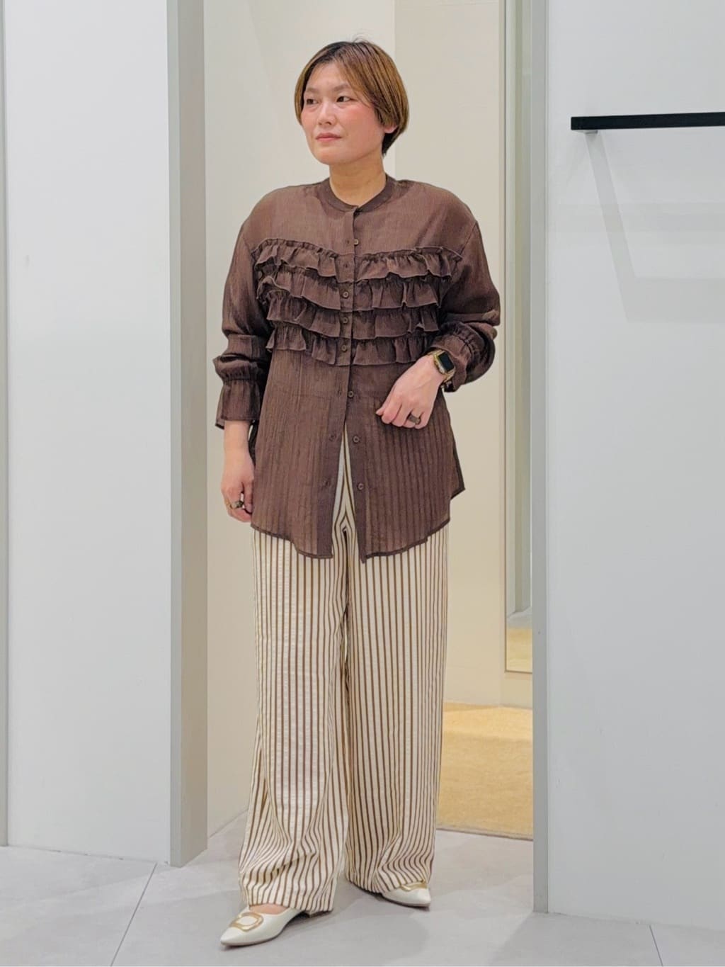 タナさんの「THE SHOP TK｜ティアードフリル楊柳シャツ」を使ったコーディネート