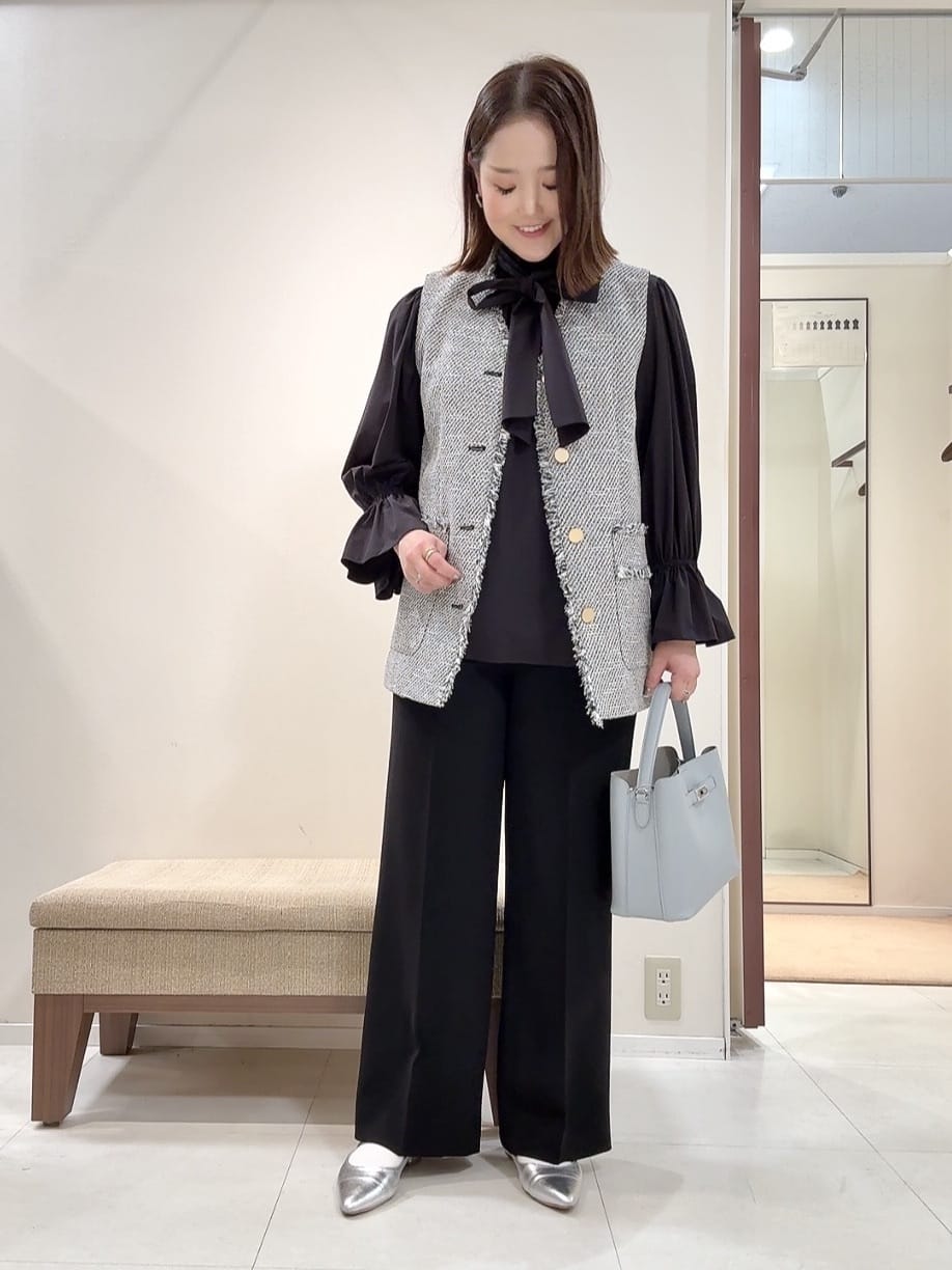 YUIさんの「UNTITLED｜【オンオフ使える】スラブツイード ジレ」を使ったコーディネート