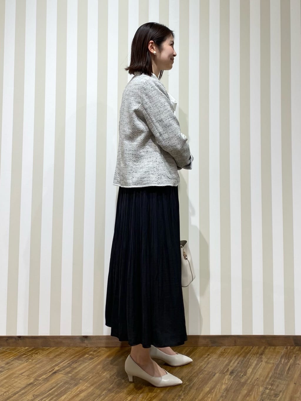 SAOさんの「SHOO･LA･RUE｜【洗濯機可/S-3L】リボンボウタイが魅力　大人の華やかブラウス」を使ったコーディネート