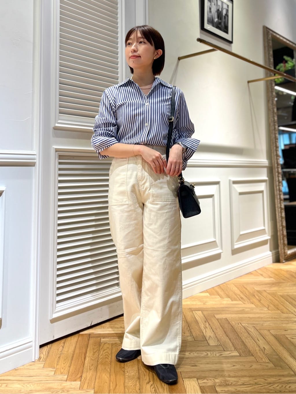 つじ まこさんの「DRESSTERIOR｜◆【通勤/着映え/ウォッシャブル】オーバーシルエット ロンストシャツ」を使ったコーディネート