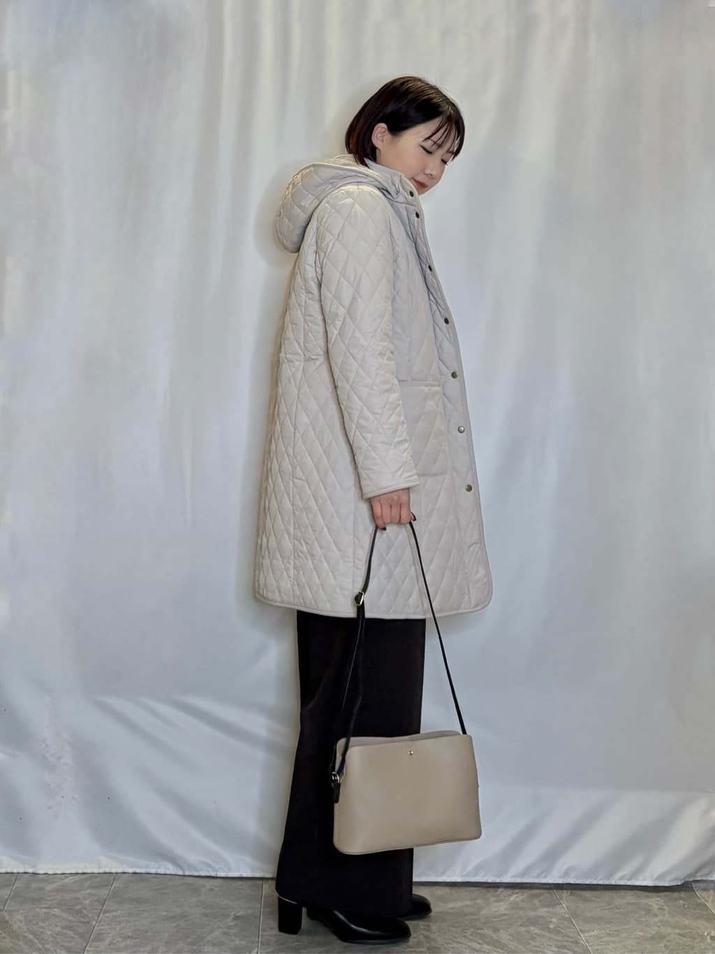 ネリさんの「SHOO･LA･RUE｜【撥水/フード取り外し可】自然にくびれる あったかダイヤ柄キルトコート【CIRCRIC】」を使ったコーディネート