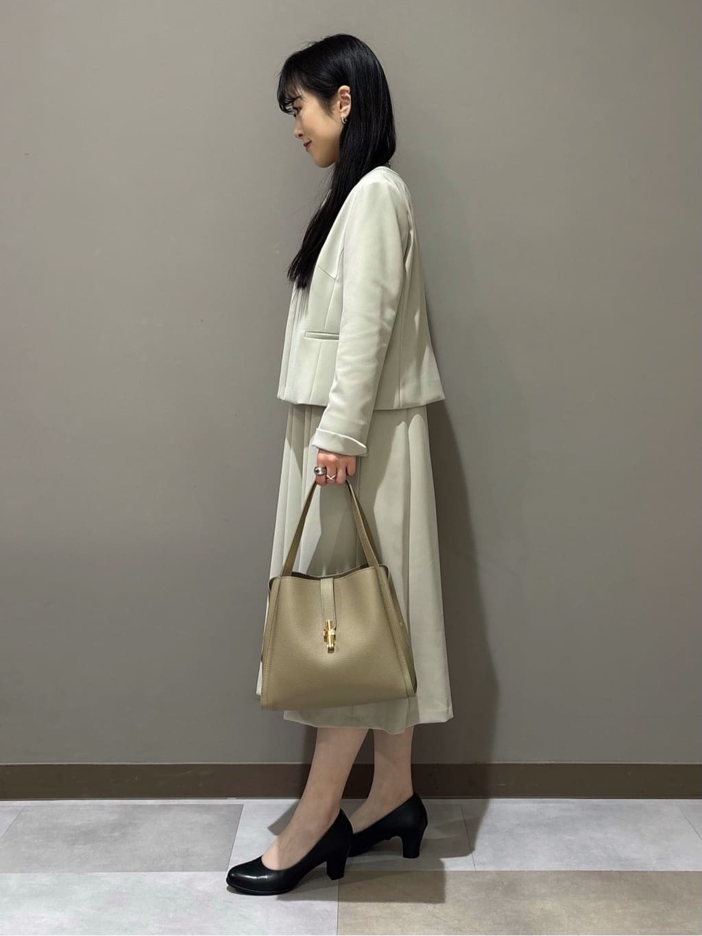 KEIKOさんの「INDIVI｜【上品光沢／SETUP可能】切り替えデザインジャケット」を使ったコーディネート