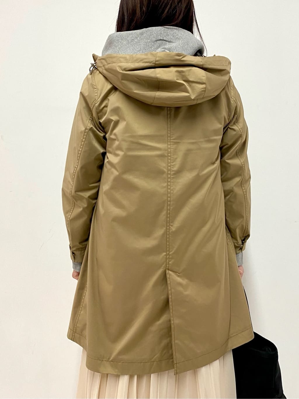 Sawaguchiさんの「DRESSTERIOR｜【ウォッシャブル/撥水素材】撥水フーテッドツイルコート」を使ったコーディネート