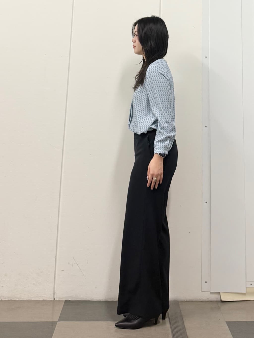 mizukiさんの「INDIVI｜【洗える／UVケア／スーツ】ストレッチノーカラージャケット」を使ったコーディネート