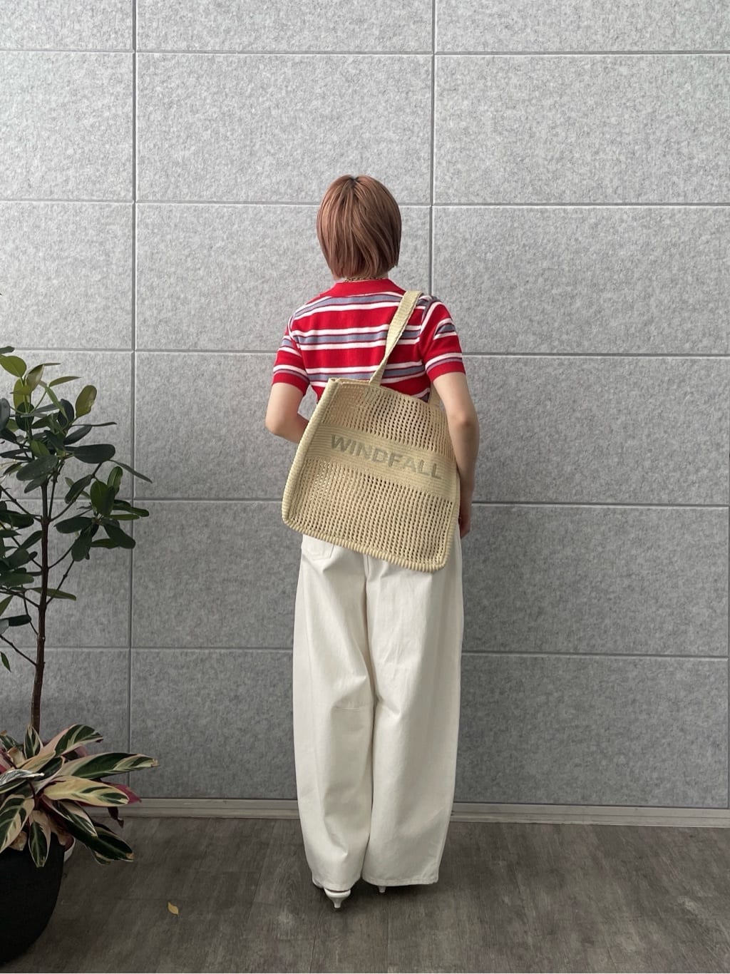 mikuさんの「INDIVI｜バレルデニムパンツ」を使ったコーディネート