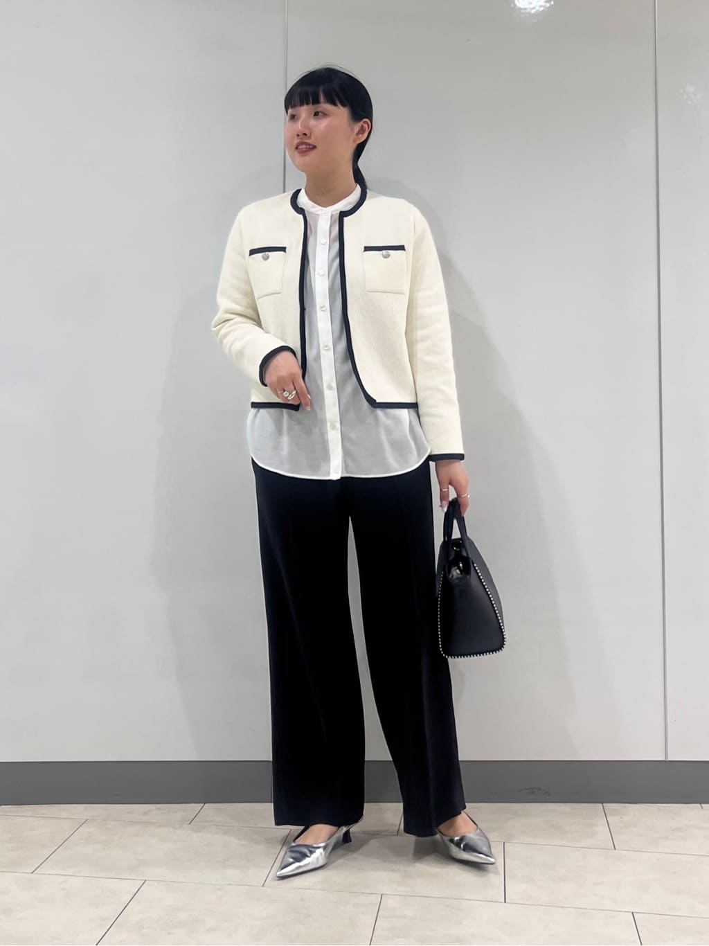 hasuさんの「INDIVI｜【2WAY／シアー】バイアスチェック柄＆無地 カシュクールシャツ」を使ったコーディネート