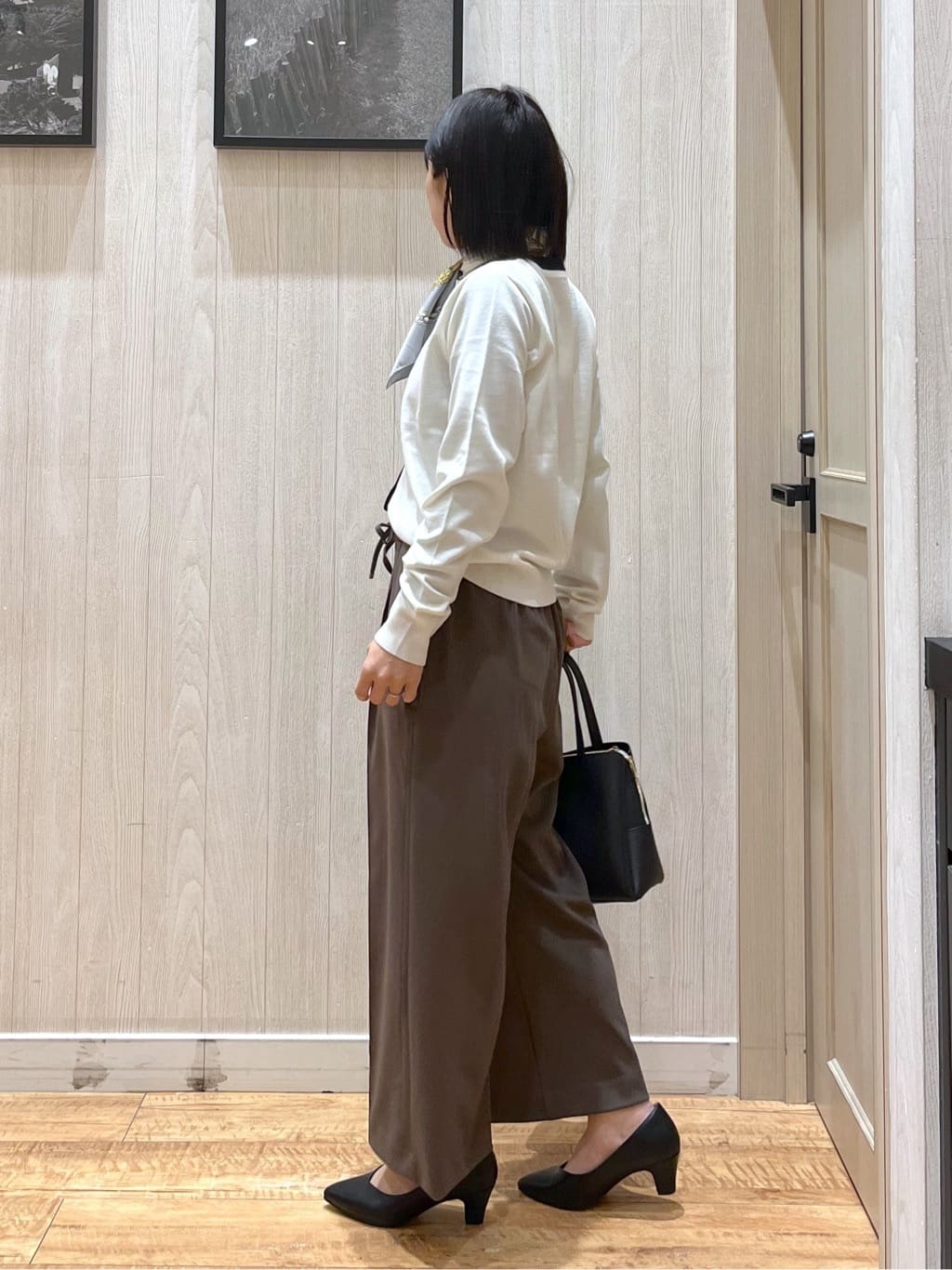 shirayuuuさんの「SHOO･LA･RUE｜【高レビュー/S-LL/着丈選べる/洗濯後しわになりにくい】スマートに見えるイージーワイドパンツ」を使ったコーディネート