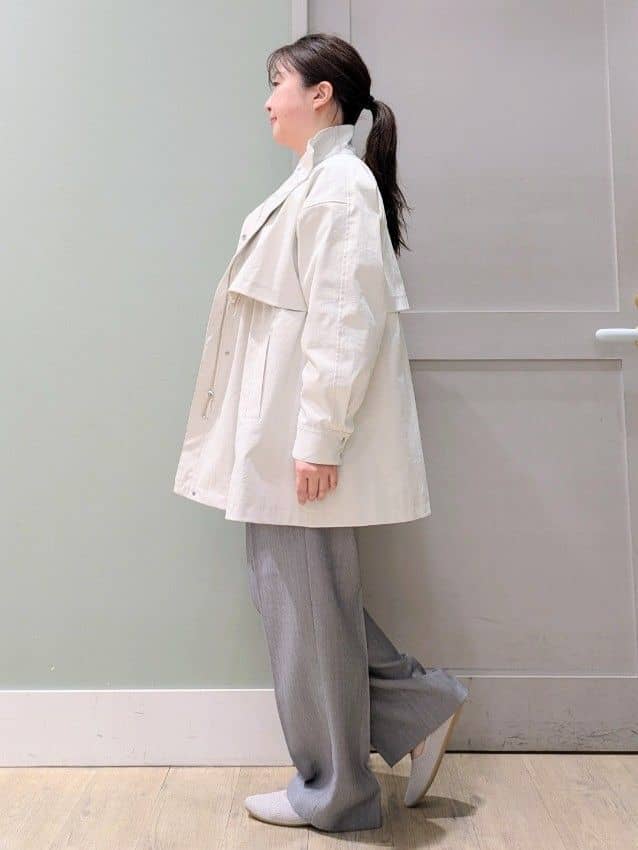 チグ♪さんの「grove｜【撥水／シルエット2WAY】羽織るだけでサマになる、スタンドネックテントラインコート」を使ったコーディネート