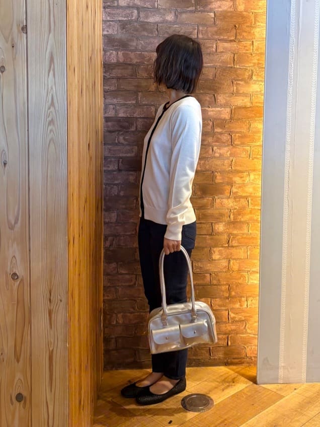 mieさんの「SHOO･LA･RUE｜【SHOO・LA・RUE DENIM】毎日使いたくなる ストレッチデニムスキニーパンツ」を使ったコーディネート