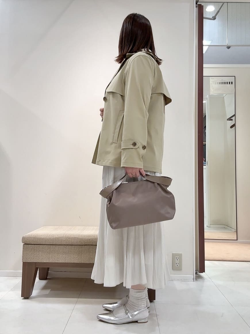 YUIさんの「UNTITLED｜【定番人気/はっ水/洗える】タスランショートトレンチコート」を使ったコーディネート