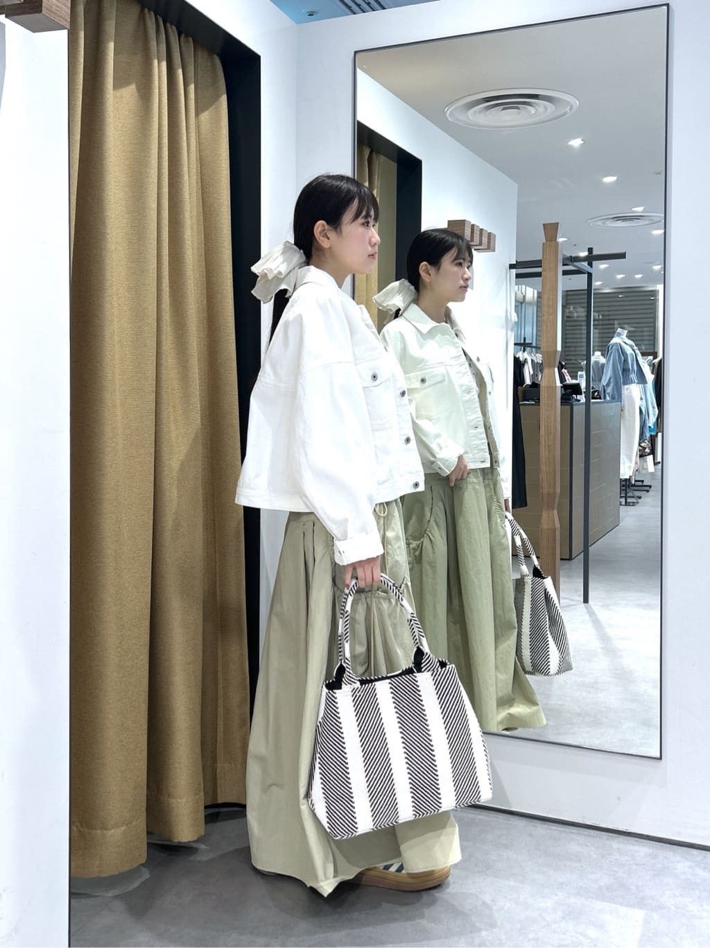 Renoさんの「INDIVI｜ボックスデニムジャケット」を使ったコーディネート