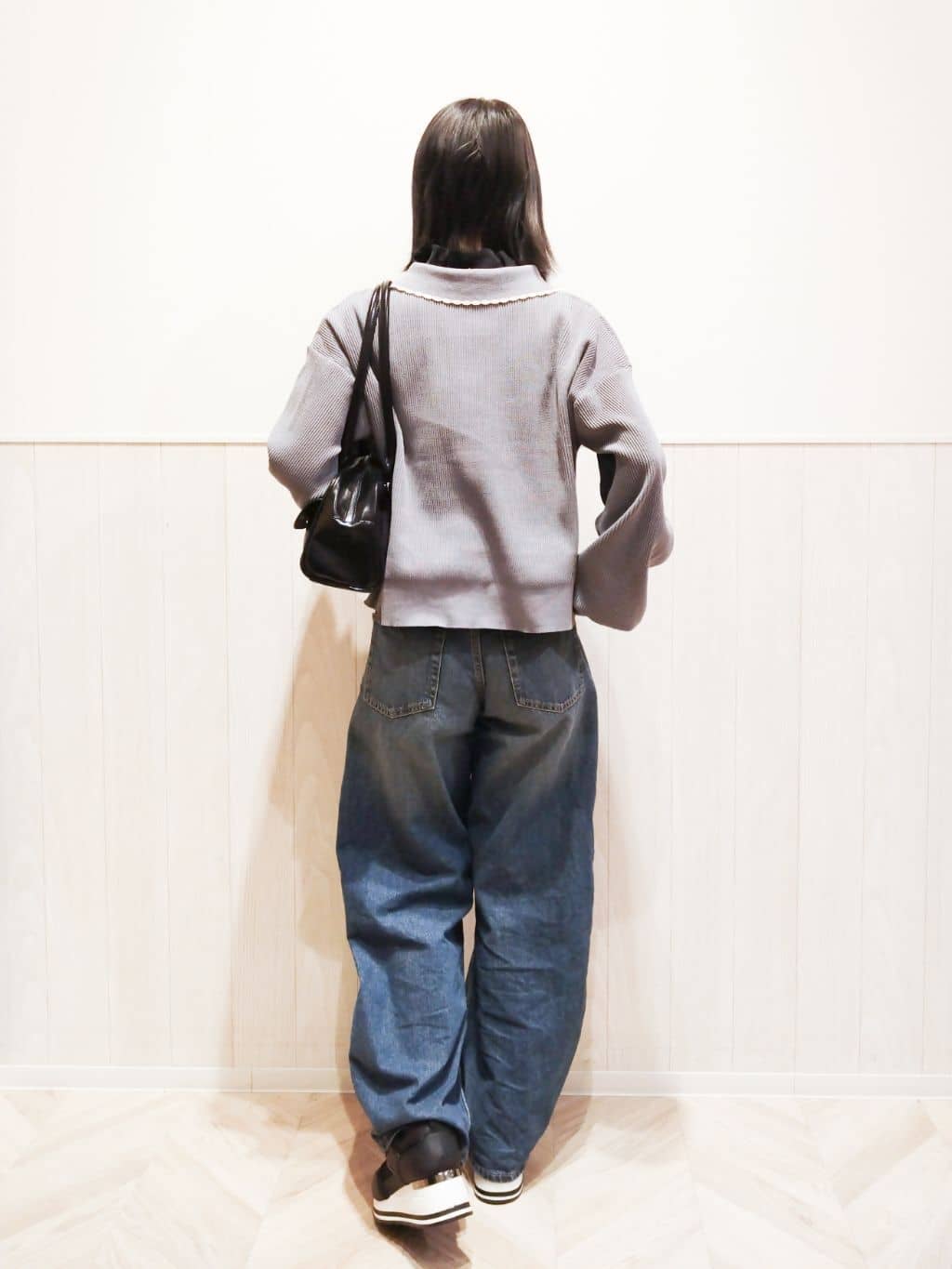 Suzuさんの「SHOO･LA･RUE｜【洗濯機可】上品で華やか スタンドフリルブラウス」を使ったコーディネート