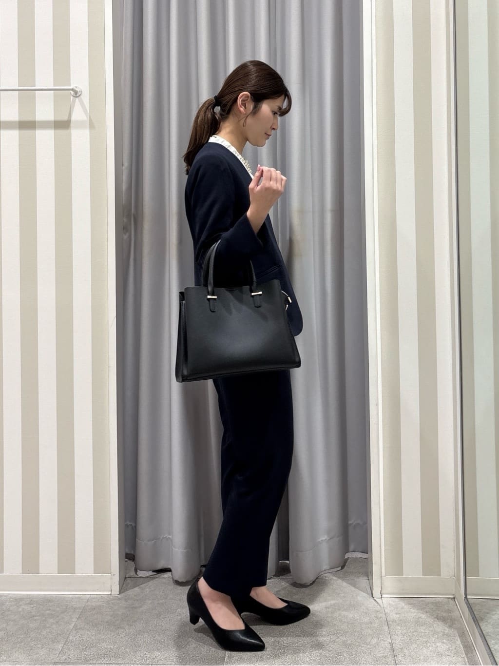 Rikaさんの「SHOO･LA･RUE｜【洗濯機可/セットアップ可/S-3L】きちんと楽に。カットジョーゼットノーカラージャケット」を使ったコーディネート
