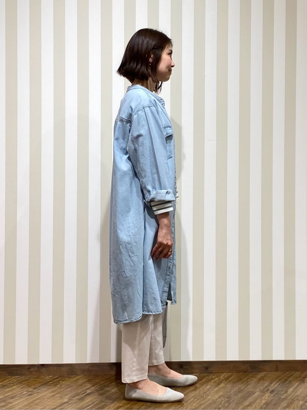SAOさんの「SHOO･LA･RUE｜【洗濯機可/SS-LL/美脚シルエット】脚を真っ直ぐに見せてくれる スティックパンツ」を使ったコーディネート