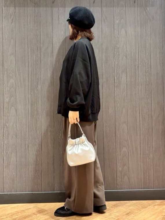 meiさんの「SHOO･LA･RUE｜【洗濯機可/S-LL】さらっと快適　麻調ゆるリブブルゾン」を使ったコーディネート