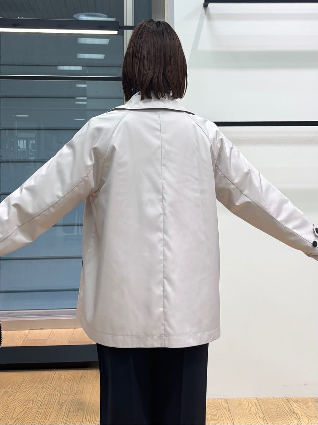 asamiさんの「INDIVI｜【洗える／キレイ色】体型カバー無縫製ニット」を使ったコーディネート
