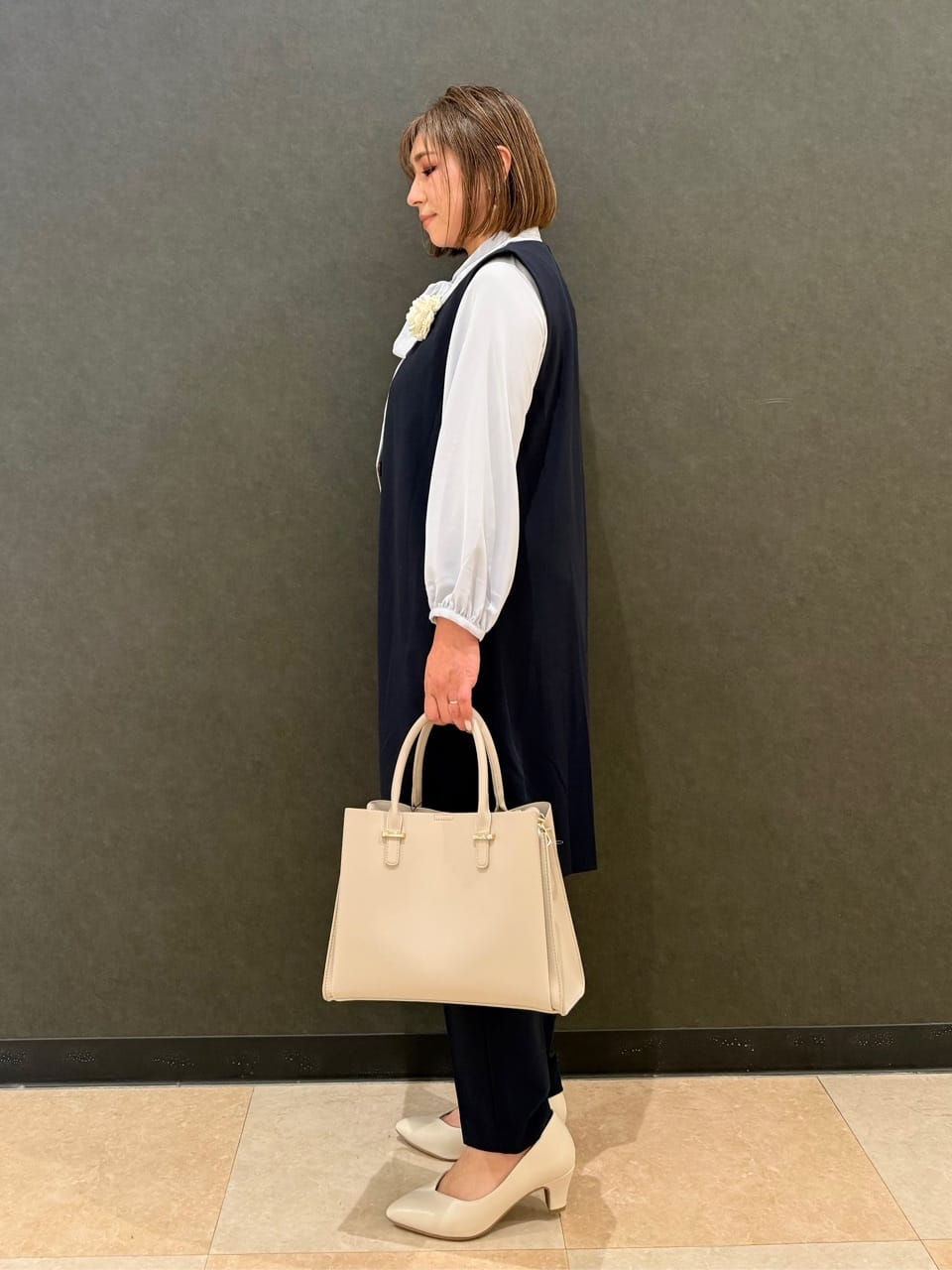 Megさんの「SHOO･LA･RUE｜【洗濯機可/セットアップ可/S-3L】きちんと楽に。カットジョーゼット ロングジレ」を使ったコーディネート