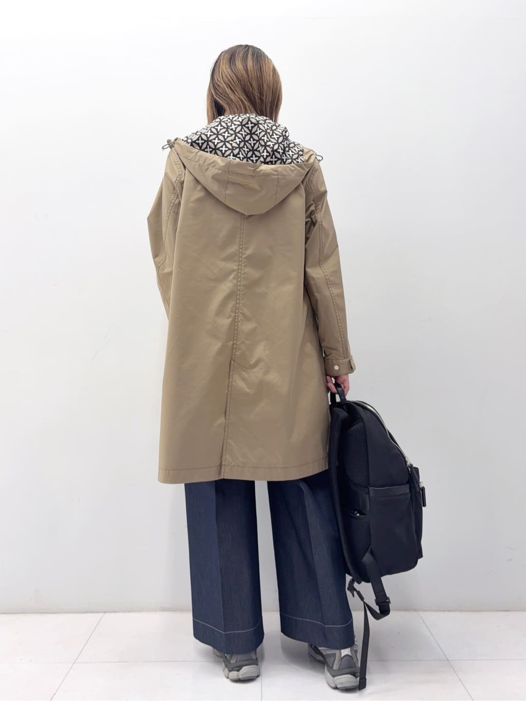 Nishijimaさんの「DRESSTERIOR｜【ウォッシャブル/撥水素材】撥水フーテッドツイルコート」を使ったコーディネート