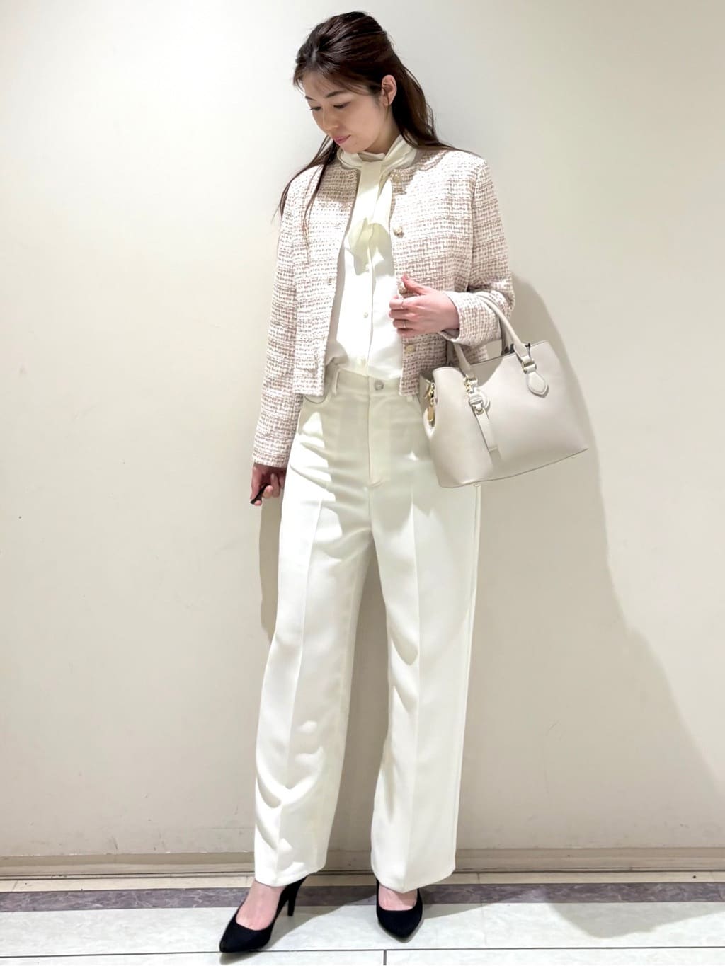 sakiさんの「COUP DE CHANCE｜【手洗い可／日本製】シアーリボンブラウス」を使ったコーディネート