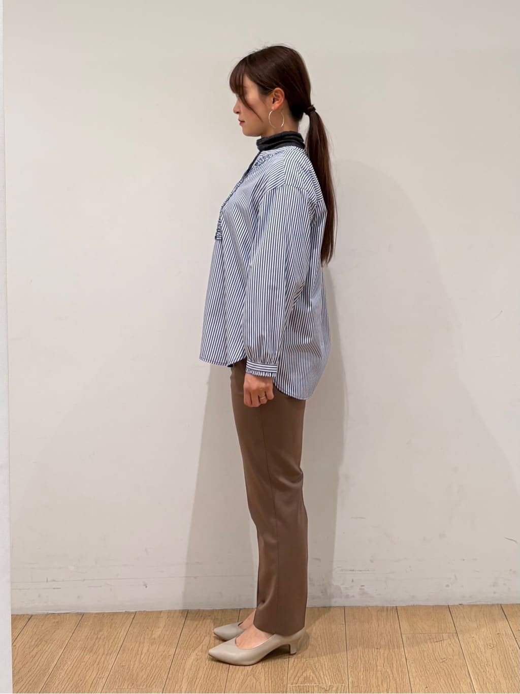 maiさんの「INDIVI｜【洗える／薄手／ラメ】シアーラメニット」を使ったコーディネート