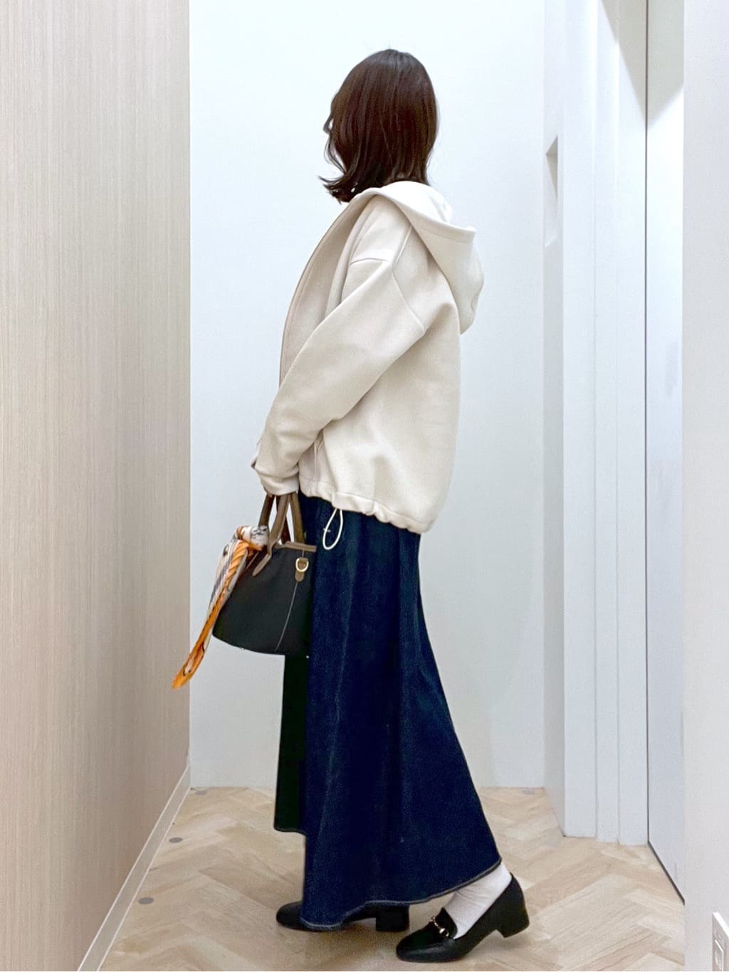  おまつさんの「grove｜【Lee&times;grove別注】LOCO FLARE DRESS」を使ったコーディネート