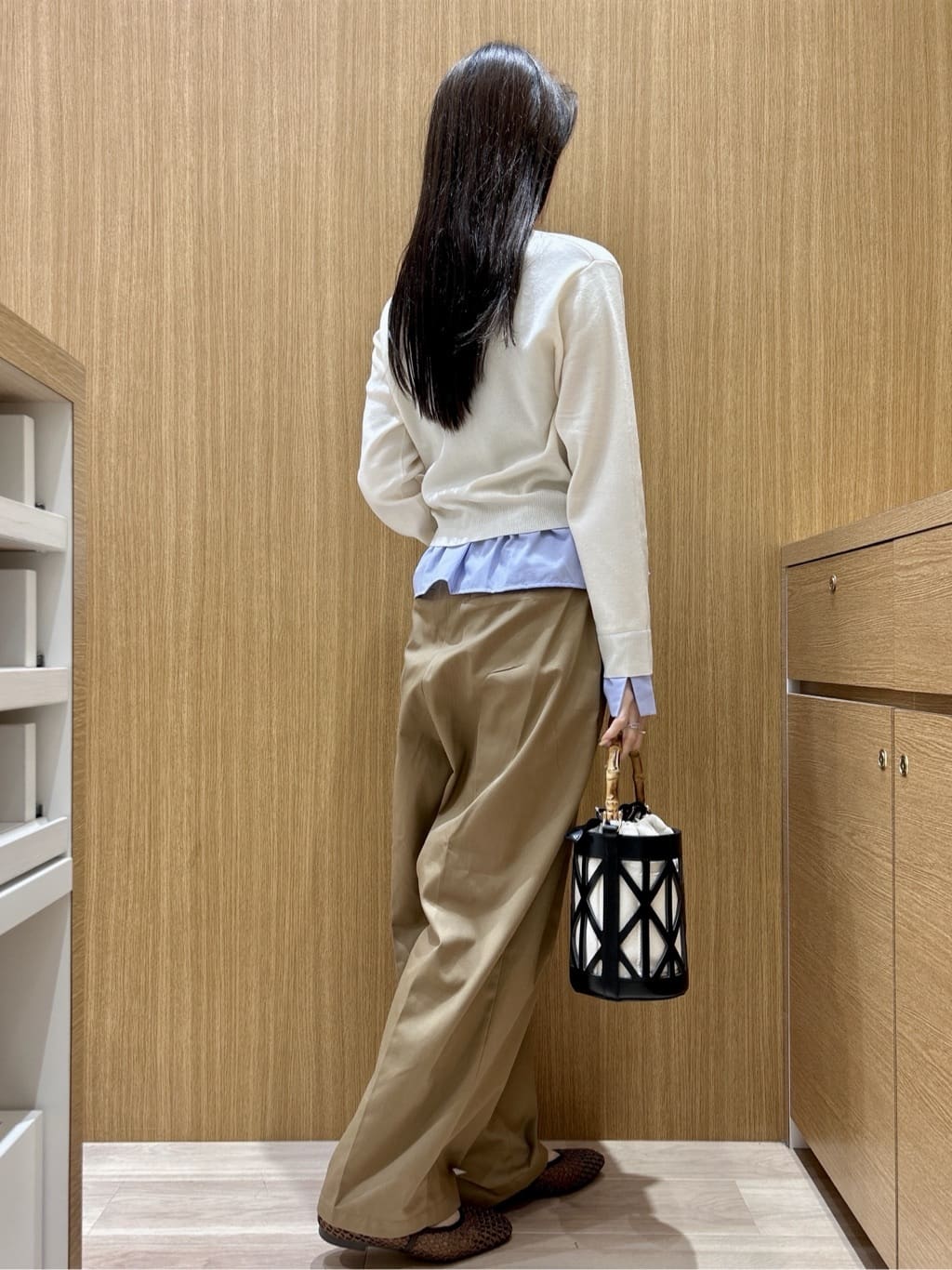 maiさんの「OPAQUE.CLIP｜ポロ衿シャツドッキングニット【洗濯機OK】」を使ったコーディネート