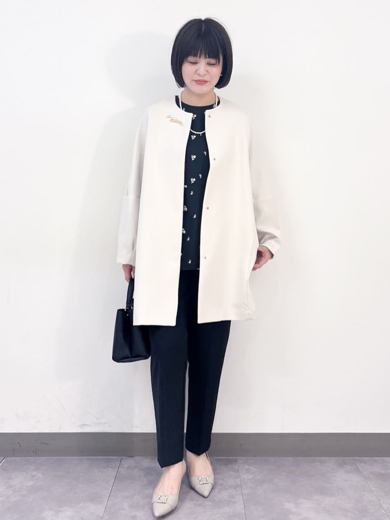 misaさんの「OPAQUE.CLIP｜フラワー刺繍ペプラムブラウス【洗濯機OK】」を使ったコーディネート