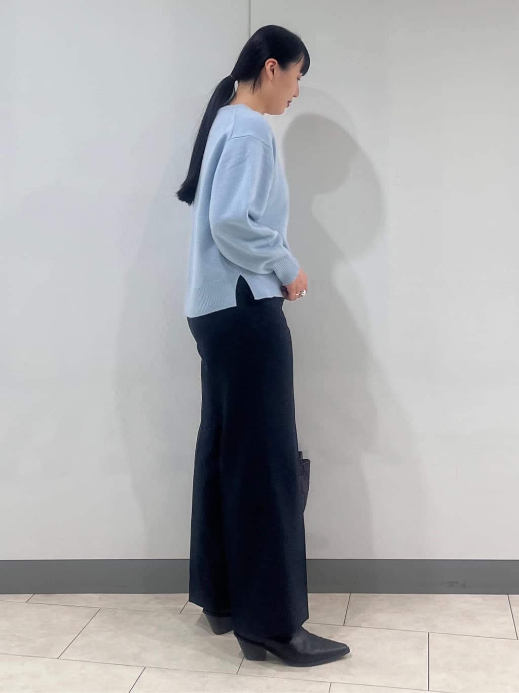 hasuさんの「INDIVI｜【名品／撥水／抗菌防臭】ショート丈リサイクルダウンコート」を使ったコーディネート