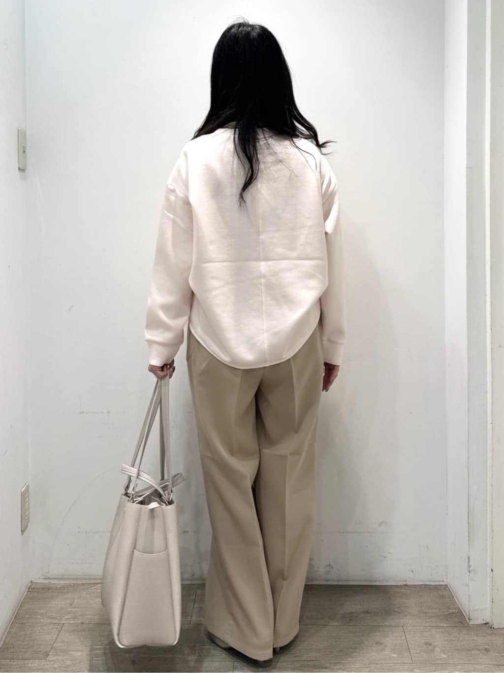 yuicciさんの「OPAQUE.CLIP｜リラクシーボリュームスリーブトップス【洗濯機OK】」を使ったコーディネート