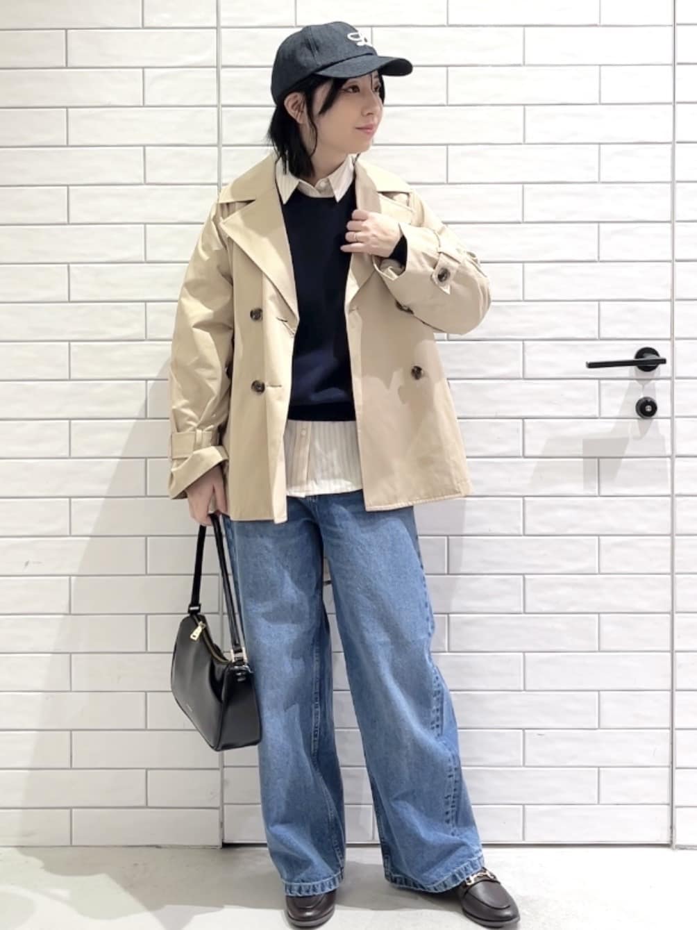 しおりさんの「OPAQUE.CLIP｜ミドルトレンチコート【洗濯機OK】」を使ったコーディネート