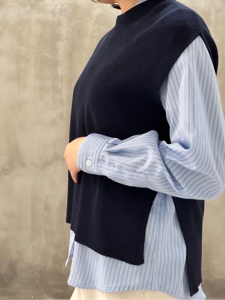maiさんの「grove｜【2点SET】一枚でコーデが決まる！ニットベスト&times;シャツSET」を使ったコーディネート