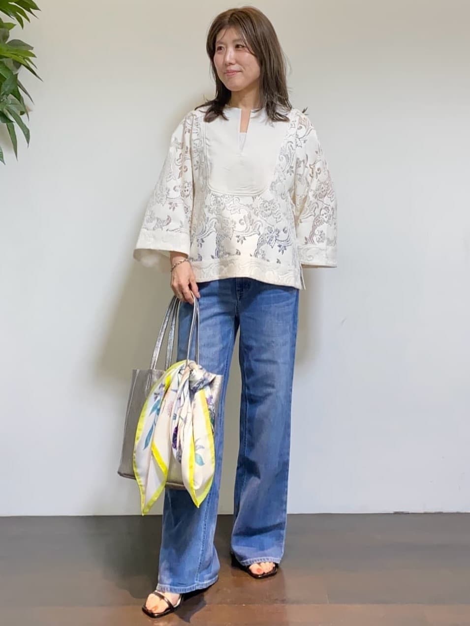 tomoさんの「UNTITLED｜【Healthy DENIM】別注Quiche（キッシュ）セミフレアデニム」を使ったコーディネート