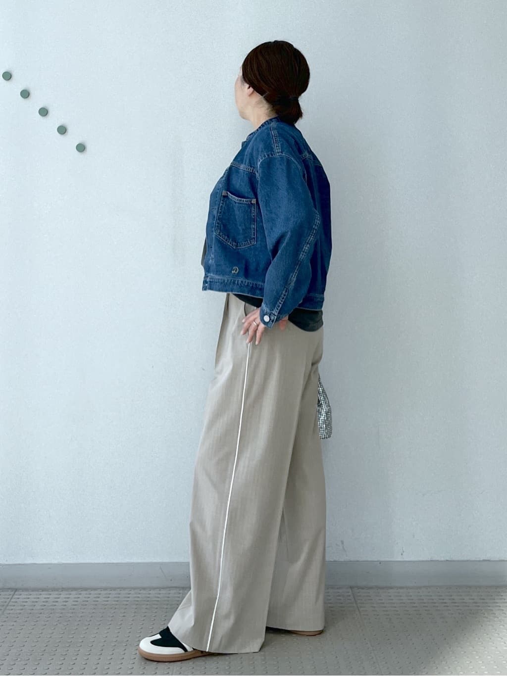Soeさんの「DRESSTERIOR｜【ウォッシャブル】ヴィンテージバンドカラーGジャン」を使ったコーディネート