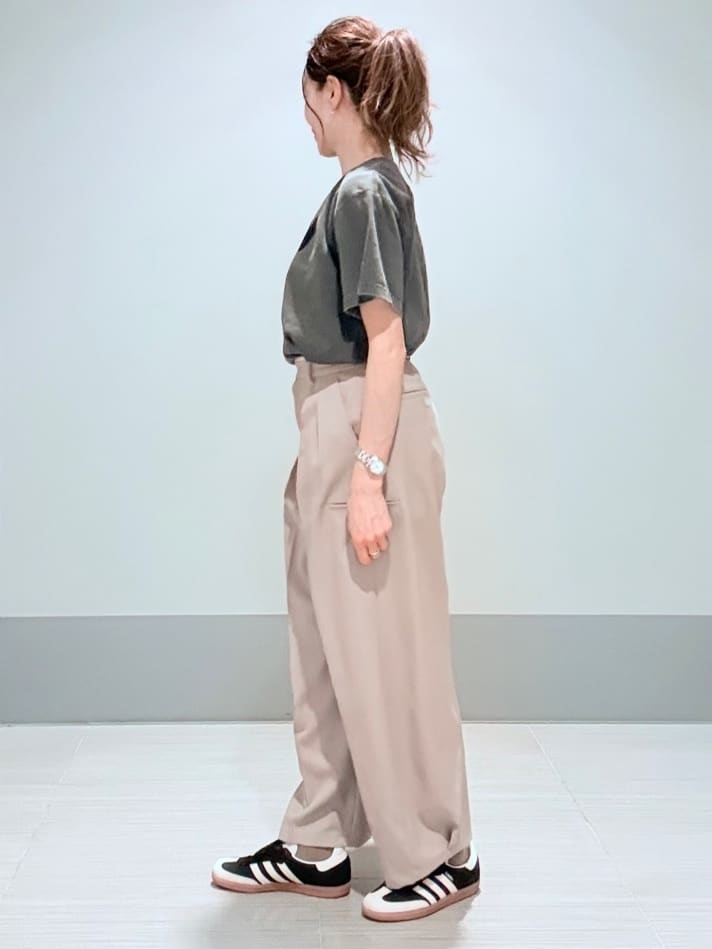 Yamaさんの「DRESSTERIOR｜【接触冷感/ウォッシャブル/otonaMUSE5月号掲載】カービーカーゴパンツ」を使ったコーディネート