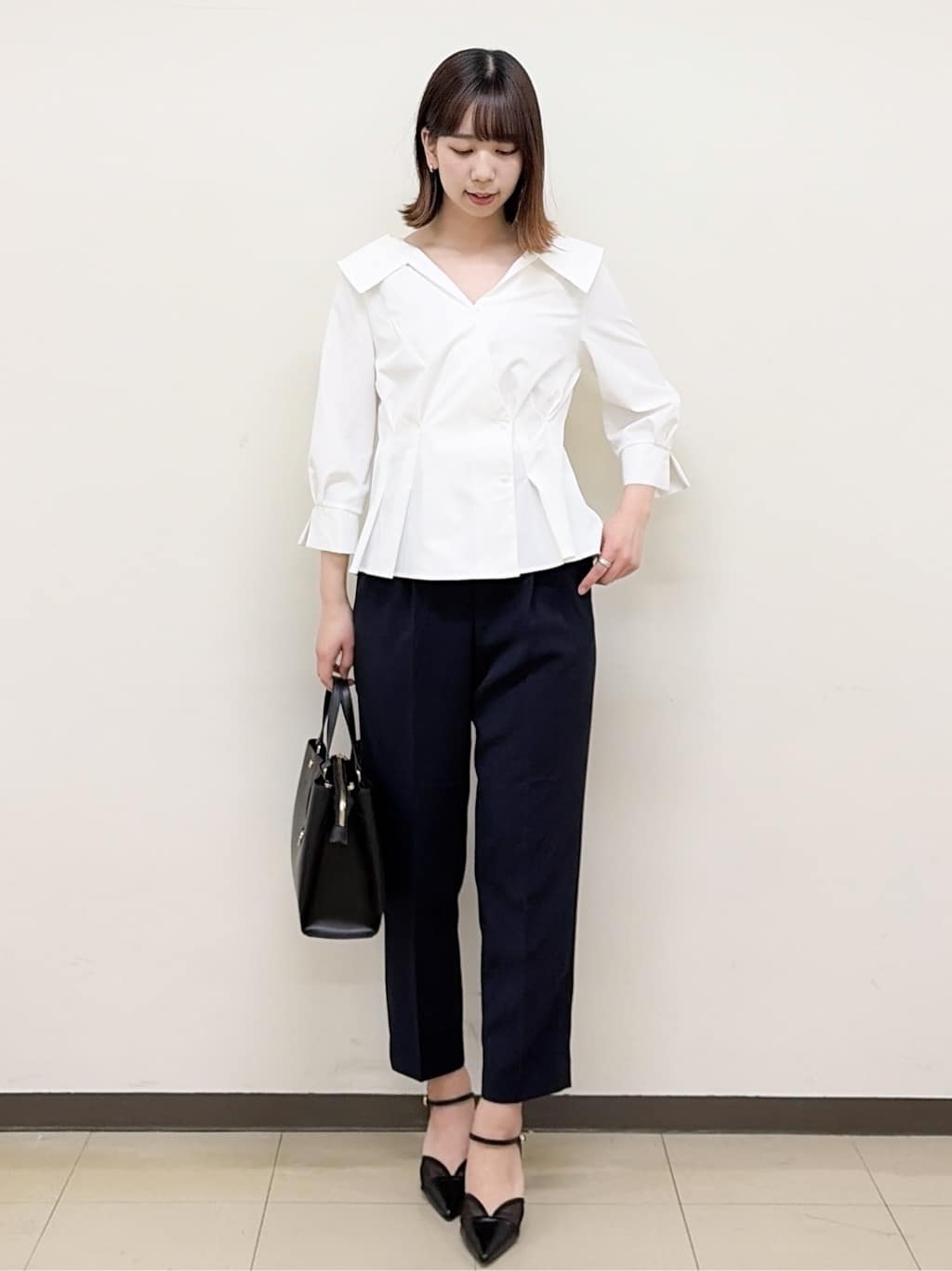 yurinaさんの「index｜カシュクールタックシャツ【洗濯機OK／ストレッチ】」を使ったコーディネート