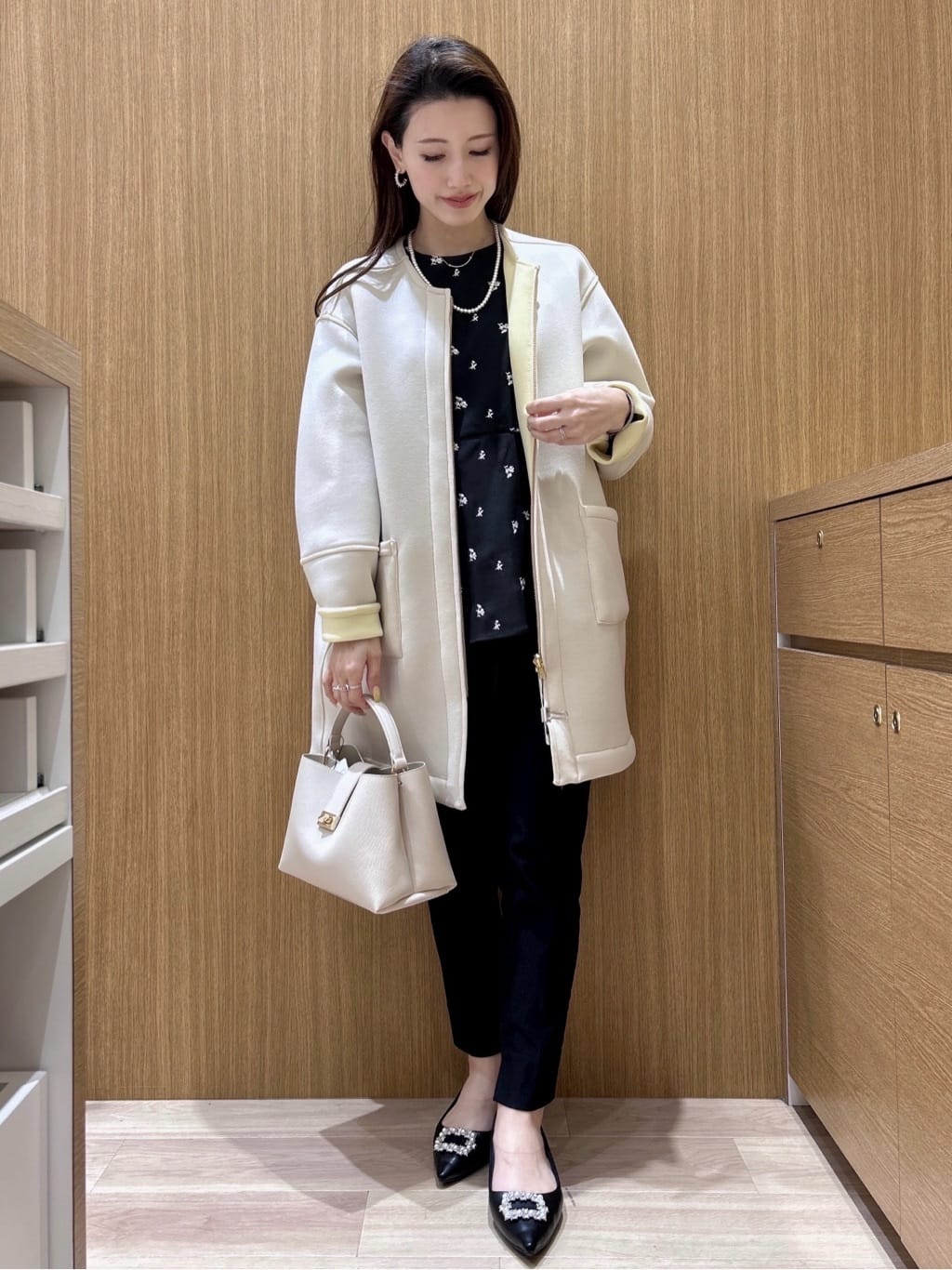 maiさんの「OPAQUE.CLIP｜フラワー刺繍ペプラムブラウス【洗濯機OK】」を使ったコーディネート