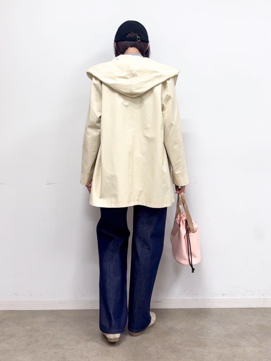 𝐜𝐡𝐢𝐤𝐚さんの「SHOO･LA･RUE｜【防花粉/洗濯機可/S-LL】ゆったり着られる 大人のテントフーディージャケット」を使ったコーディネート