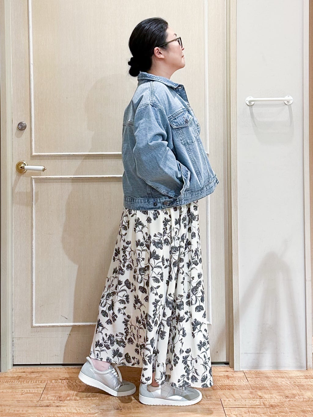 umeさんの「SHOO･LA･RUE｜【SHOO・LA・RUE DENIM】羽織るだけでこなれる　オーバーサイズデニムジャケット」を使ったコーディネート
