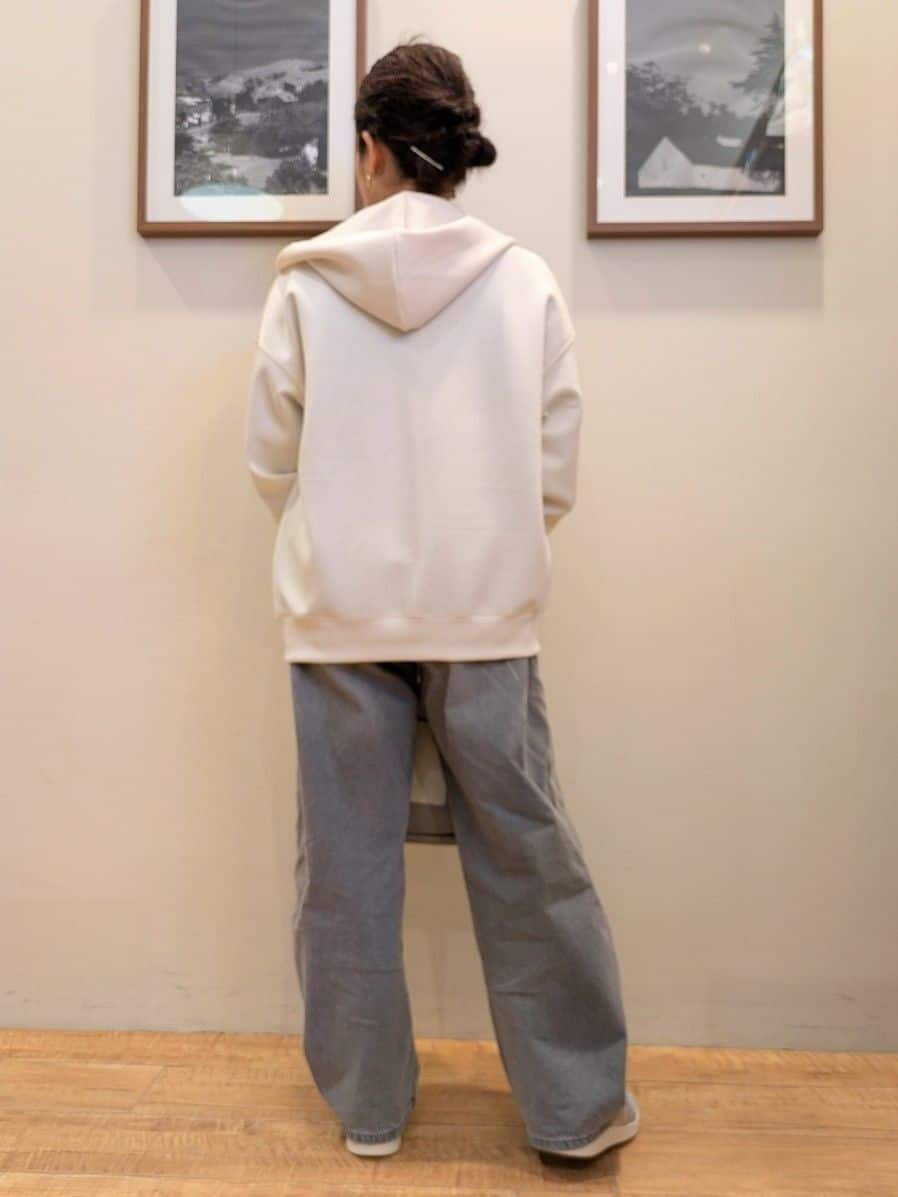 よっこさんの「SHOO･LA･RUE｜【高レビュー/洗濯機可/S-LL】さらに軽くなった スポンディッシュ裾フェイクトップス」を使ったコーディネート