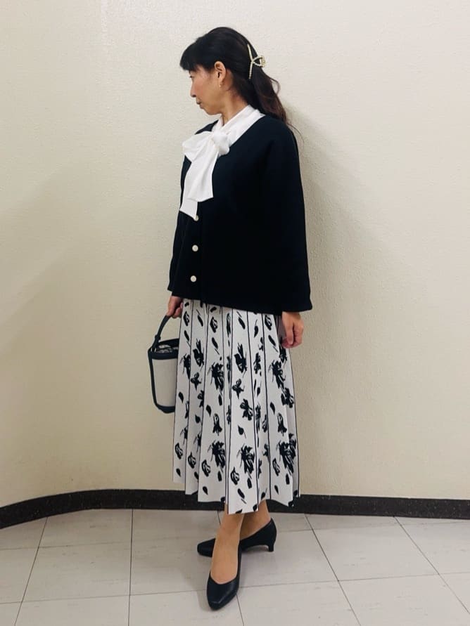 ⭐︎Eimi⭐︎さんの「Reflect｜【通勤／ボウタイ取り外し可】ボウタイ付きバンドカラーブラウス」を使ったコーディネート