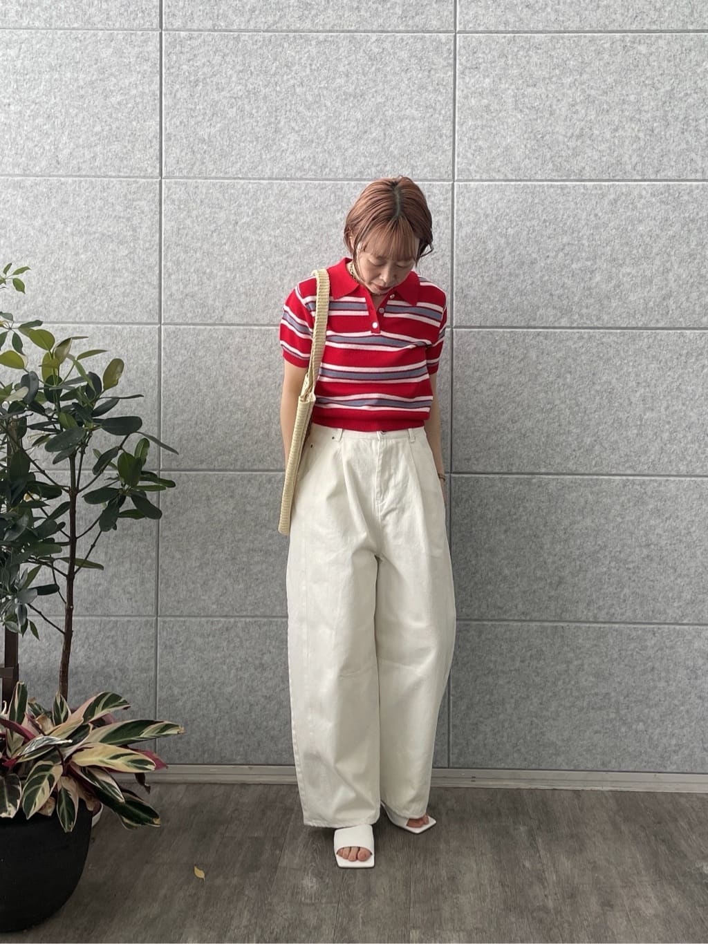 mikuさんの「INDIVI｜バレルデニムパンツ」を使ったコーディネート