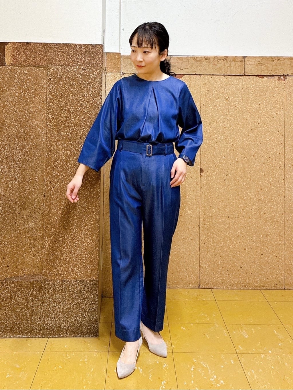 hattoriさんの「INDIVI｜【洗える／UVケア／SETUP可能】デニムライク ランタン袖ブラウス」を使ったコーディネート