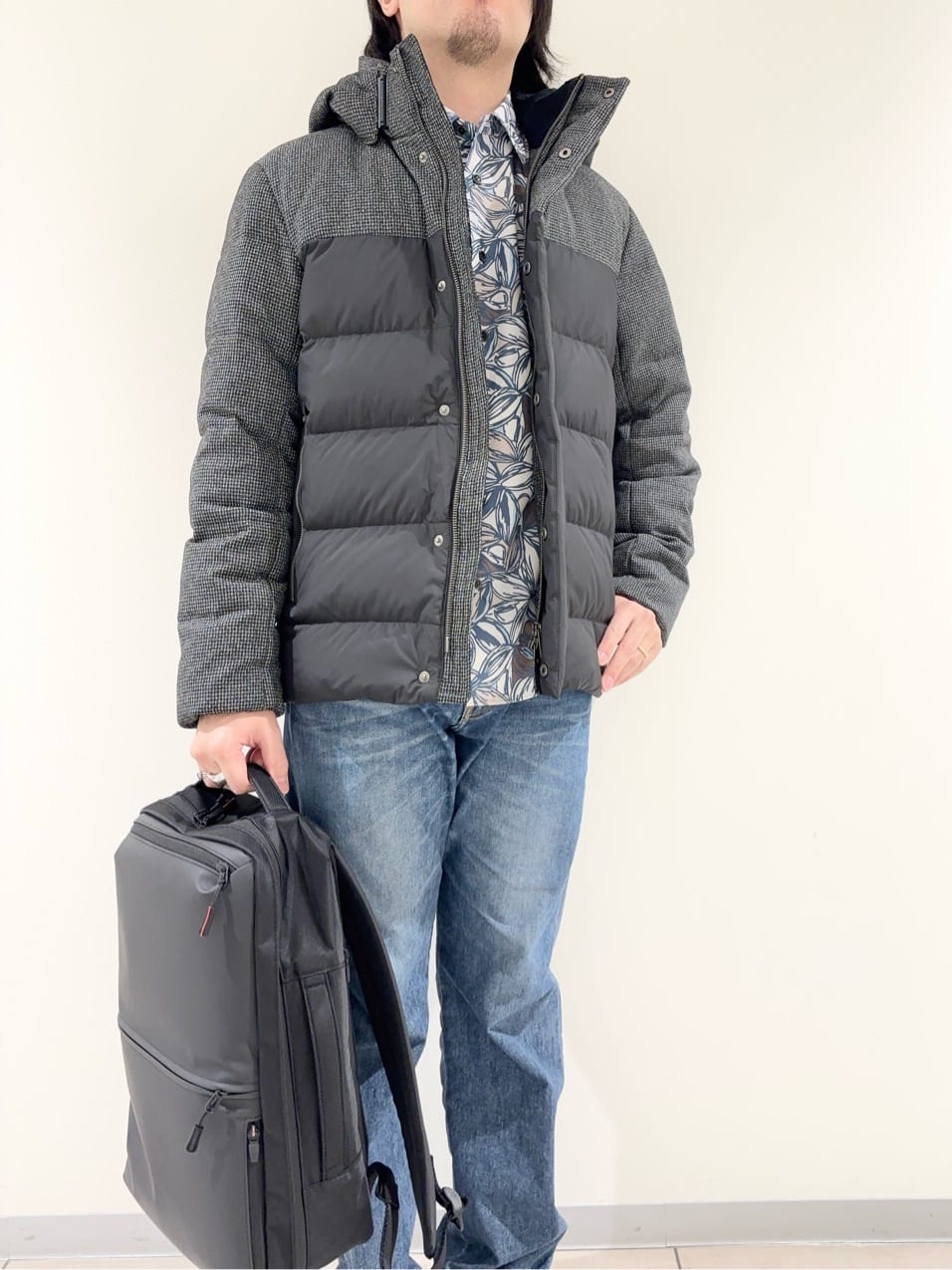 及川さんの「TAKEO KIKUCHI｜カラーコンビ ダウンブルゾン」を使ったコーディネート