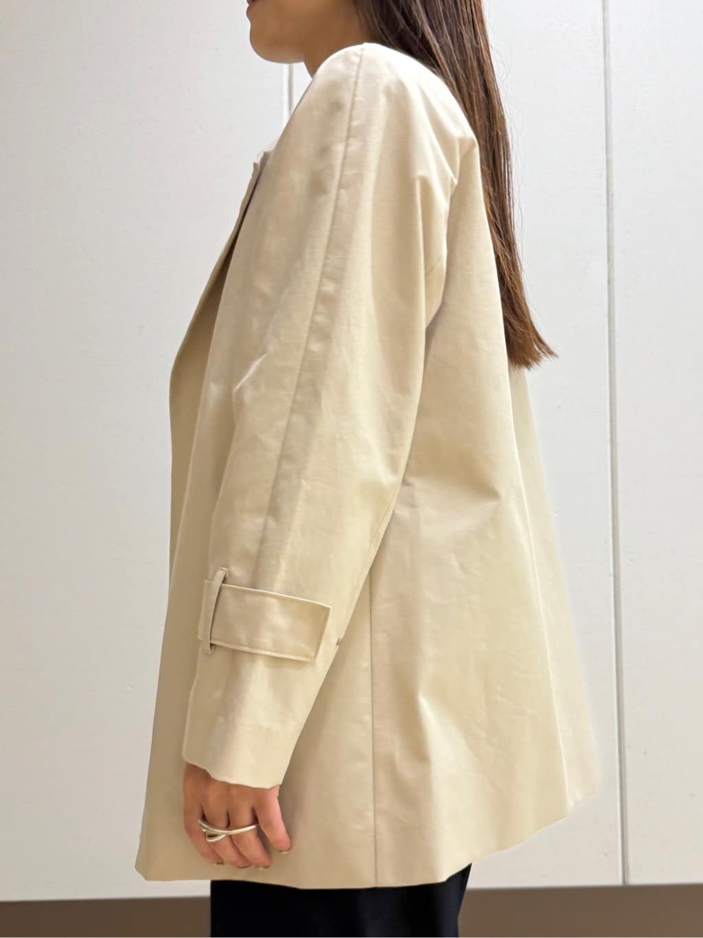 mamiさんの「INDIVI｜【SETUP可能】モダンフラワー柄キャンディスリーブブラウス」を使ったコーディネート