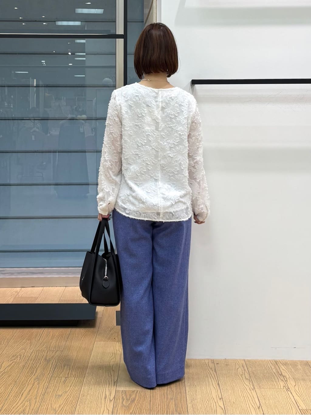 asamiさんの「INDIVI｜【華やか／大人シアー／セレモニー】カットフリンジブラウス」を使ったコーディネート