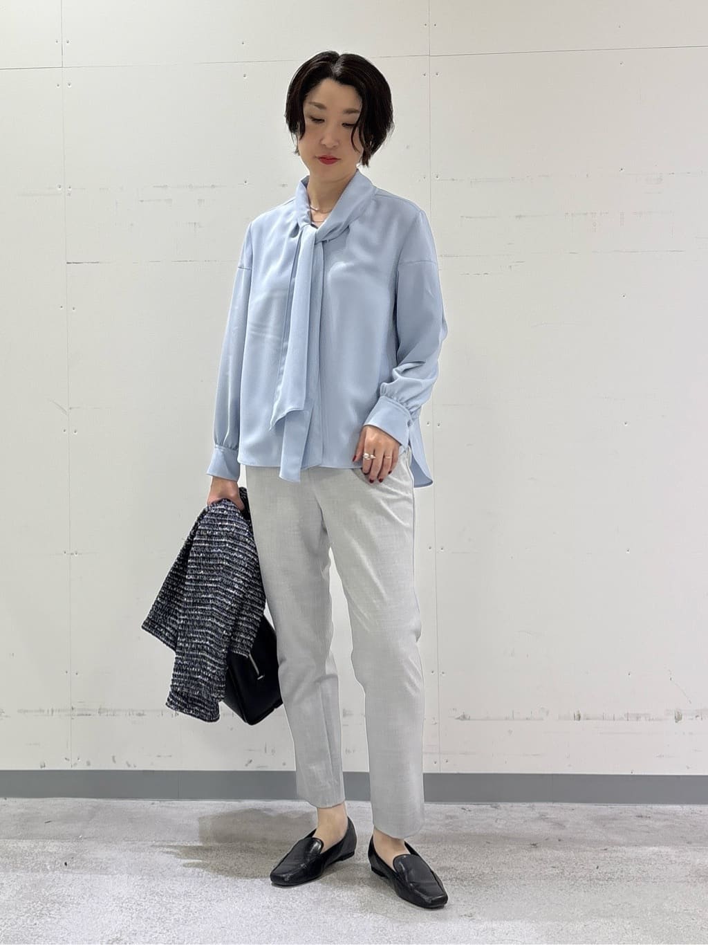 yuriさんの「INDIVI｜【洗える】ジョーゼットボウタイブラウス」を使ったコーディネート