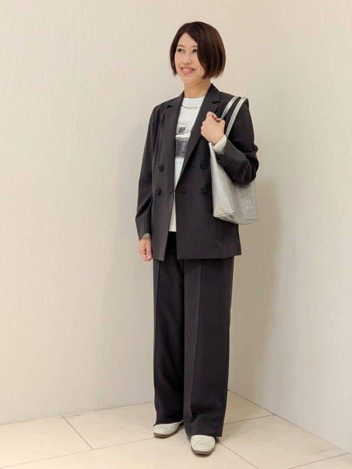 u-macoさんの「UNTITLED｜【新色追加/セットアップ可】エアリー ダブルブレストジャケット」を使ったコーディネート