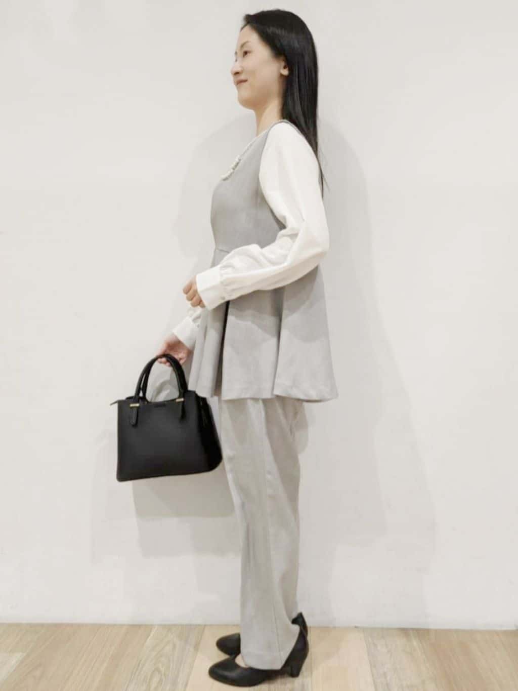 にこさんの「grove｜【マシンウォッシュ/防シワ/S-3L】着回しできるカセット服テーパードパンツ」を使ったコーディネート